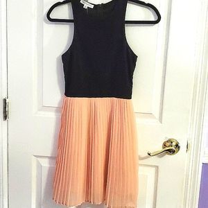 Socialite Black Laced Top Accordion Chiffon Chic Party Wedding Mini Dress XS